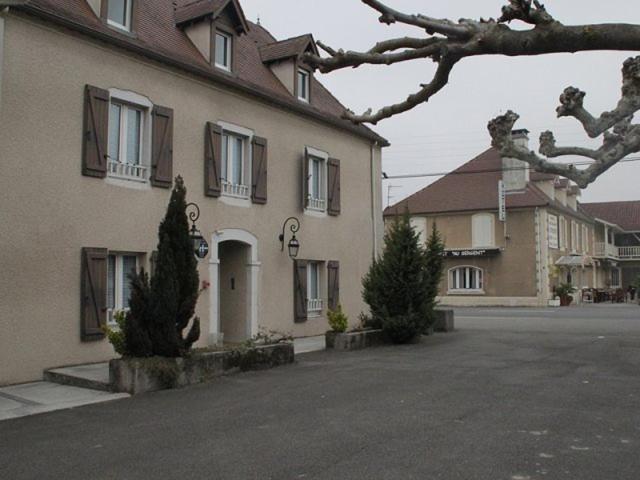 Hotel Peret Denguin エクステリア 写真
